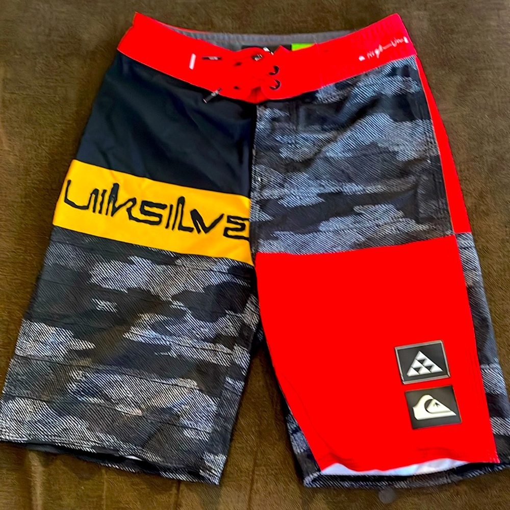 Quiksilver Hi Line swim board shorts Size 8